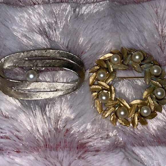 Vintage lot of 2 foe pearl brooches. - Picture 1 of 6